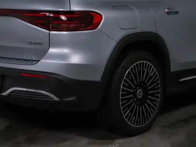 Mercedes-Benz EQB 300