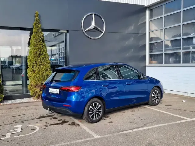 Mercedes-Benz B 200