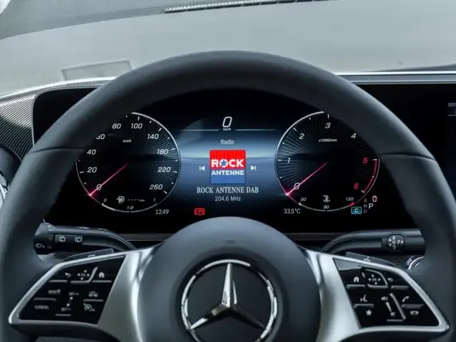 Mercedes-Benz V 220