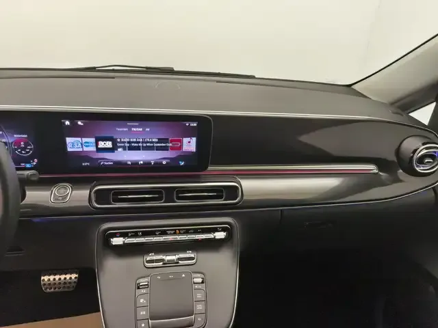 Mercedes-Benz V 250