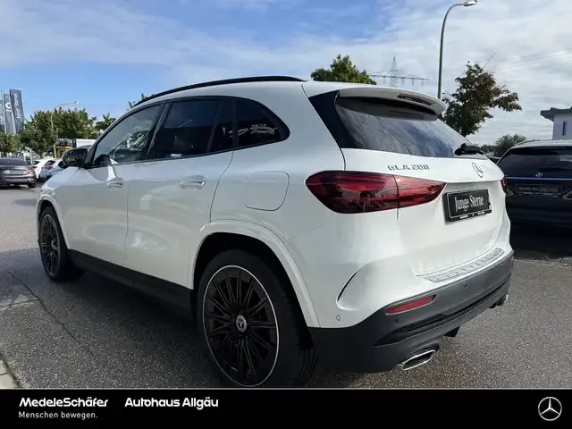 Mercedes-Benz GLA 200