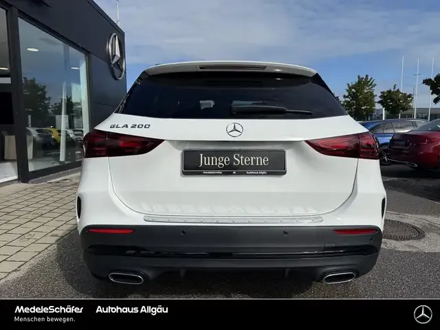 Mercedes-Benz GLA 200