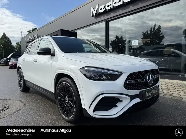 Mercedes-Benz GLA 200