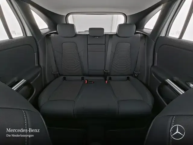Mercedes-Benz EQA 300