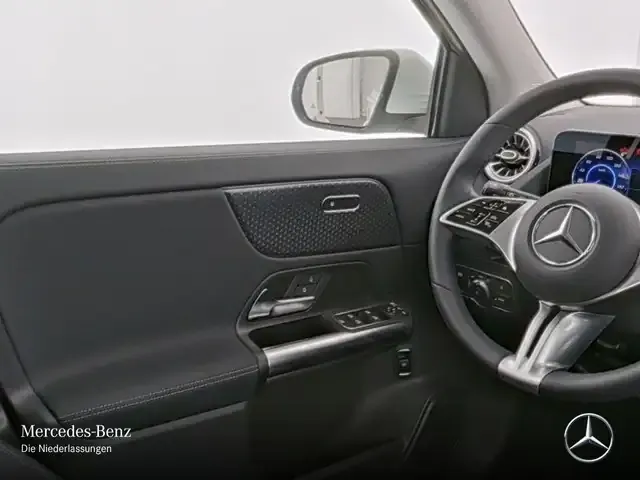 Mercedes-Benz EQA 300