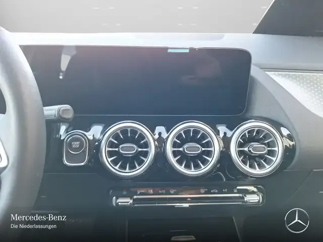 Mercedes-Benz EQA 300