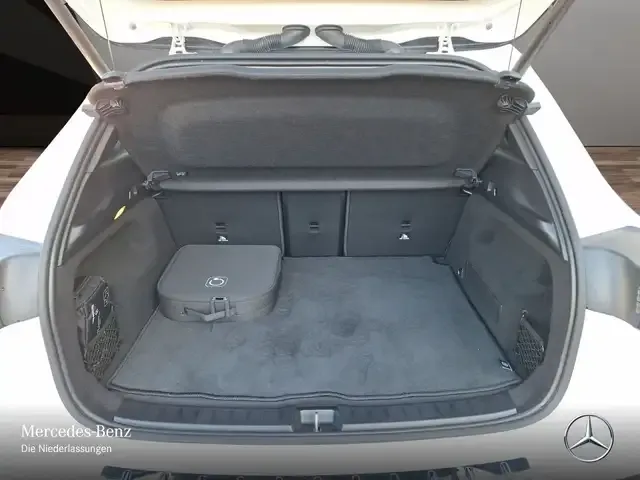 Mercedes-Benz EQA 300