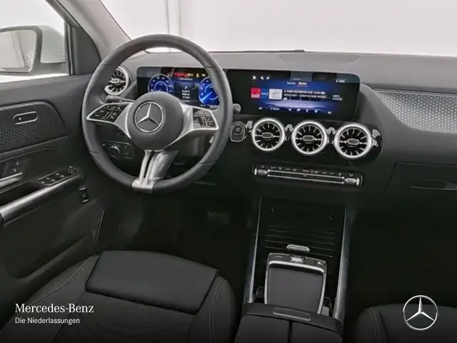 Mercedes-Benz EQA 300
