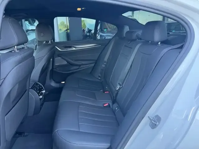 BMW 545