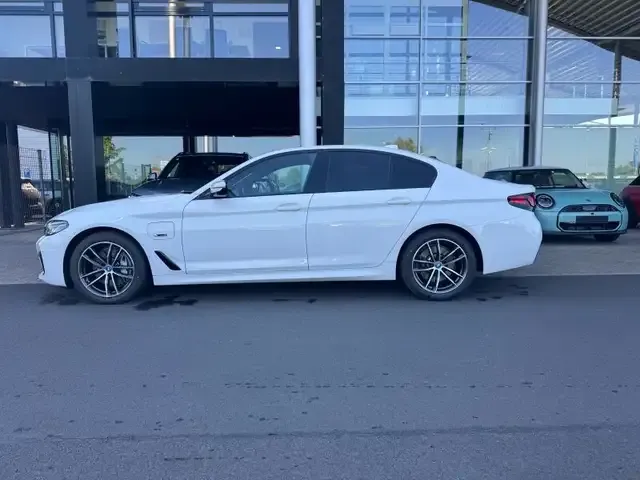 BMW 545