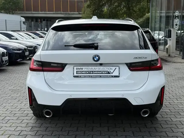 BMW 330