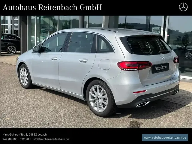 Mercedes-Benz B 200