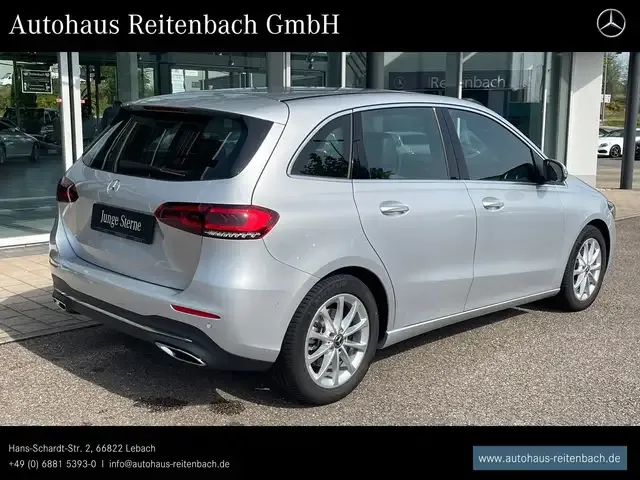 Mercedes-Benz B 200
