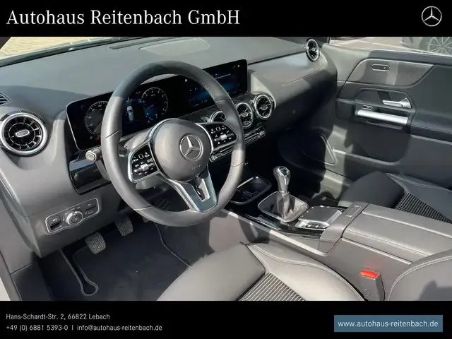 Mercedes-Benz B 200