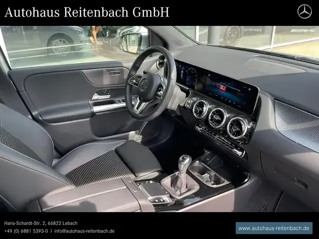 Mercedes-Benz B 200
