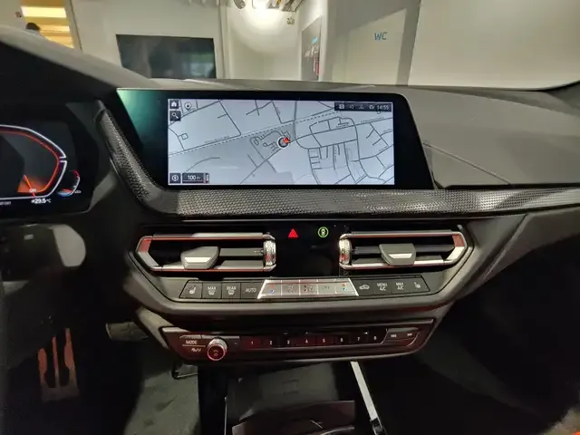 BMW 235