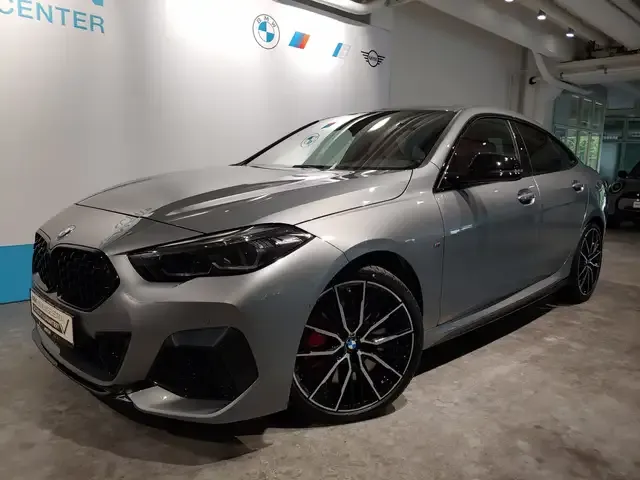 BMW 235