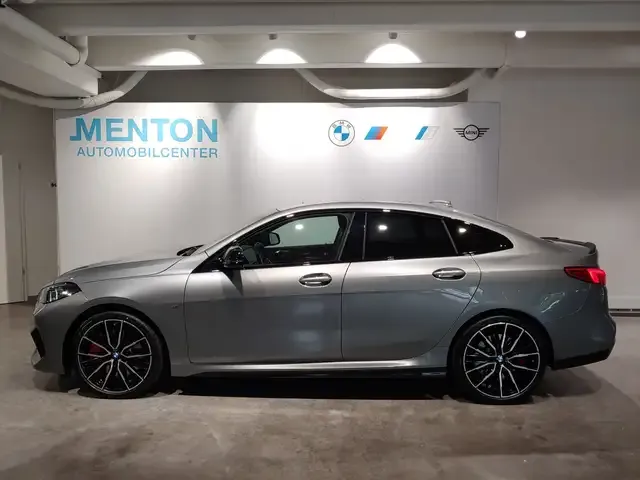 BMW 235