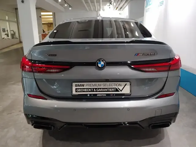 BMW 235