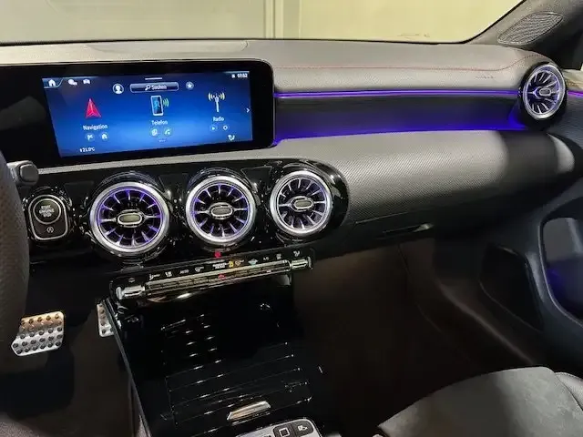 Mercedes-Benz CLA 180