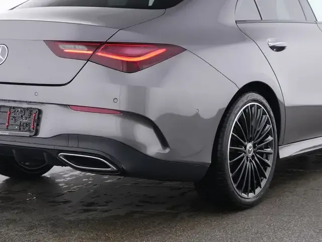Mercedes-Benz CLA 180