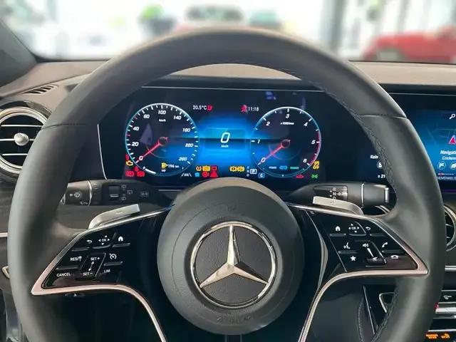 Mercedes-Benz E 220