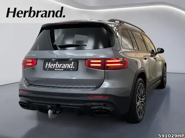 Mercedes-Benz GLB 220