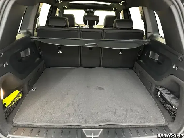 Mercedes-Benz GLB 220