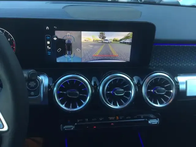 Mercedes-Benz GLB 200