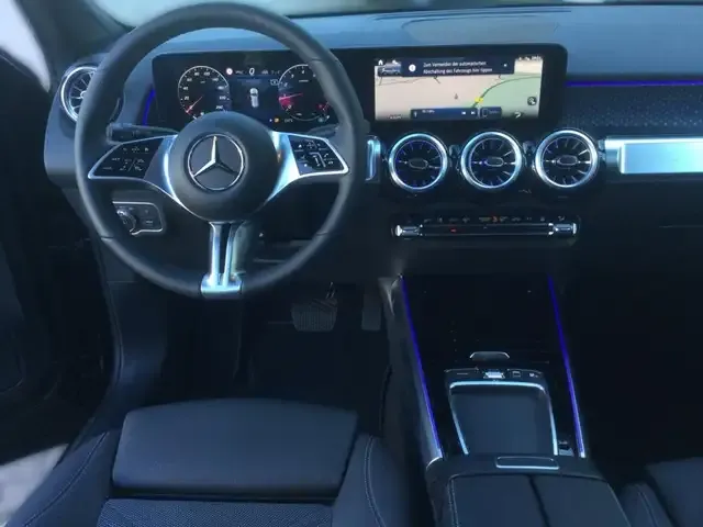 Mercedes-Benz GLB 200