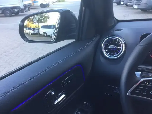 Mercedes-Benz GLB 200