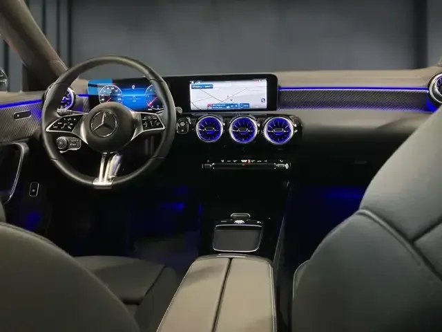 Mercedes-Benz CLA 200