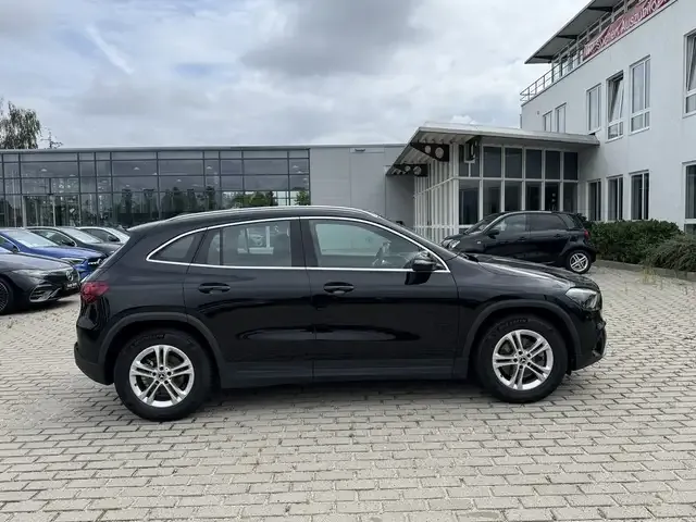 Mercedes-Benz GLA 200