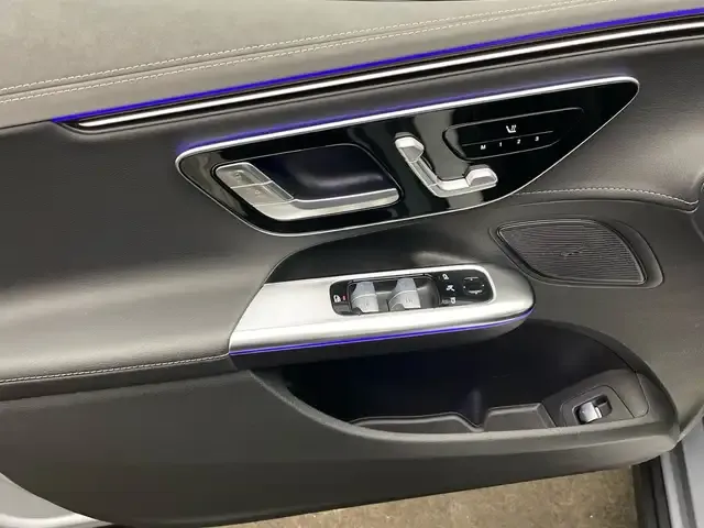 Mercedes-Benz EQE 300