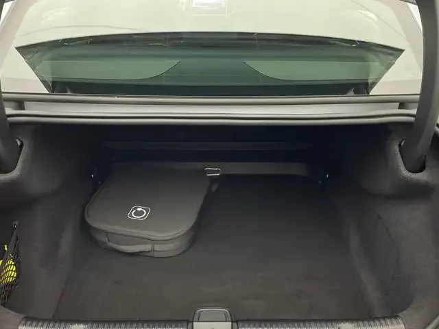 Mercedes-Benz EQE 300