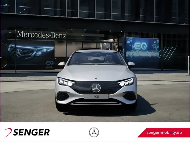 Mercedes-Benz EQE 300