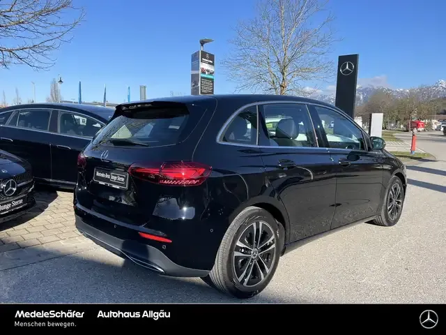 Mercedes-Benz B 220