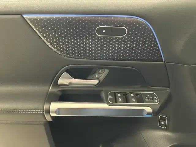 Mercedes-Benz EQB 300