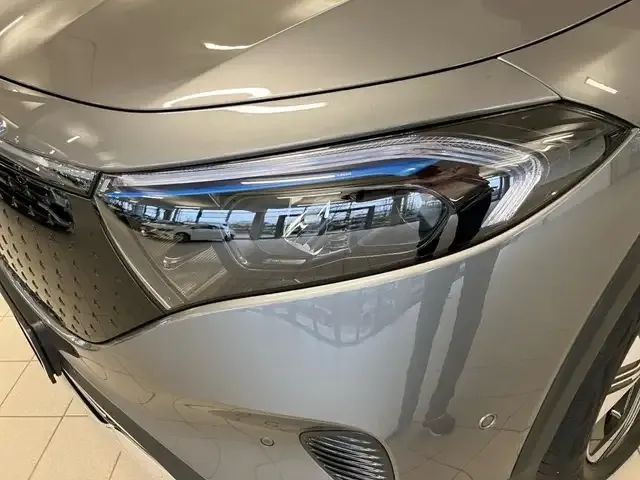 Mercedes-Benz EQB 300