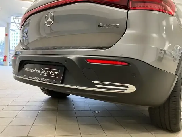 Mercedes-Benz EQB 300