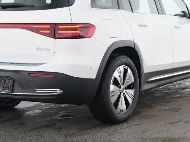 Mercedes-Benz EQB 300