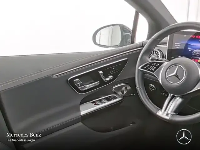 Mercedes-Benz EQE 300