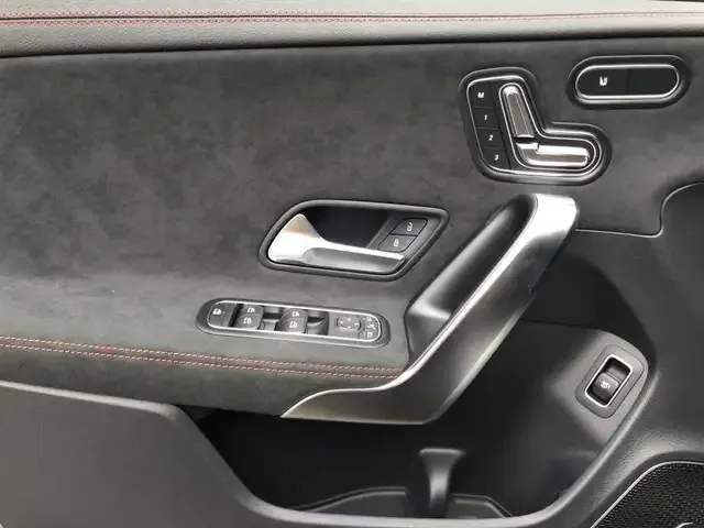 Mercedes-Benz CLA 35 AMG