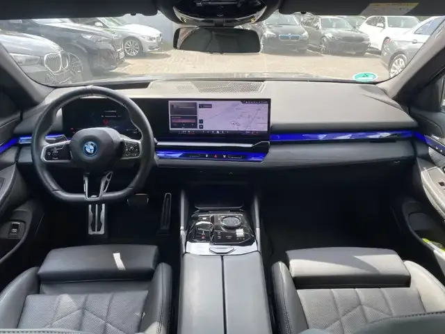 BMW i5