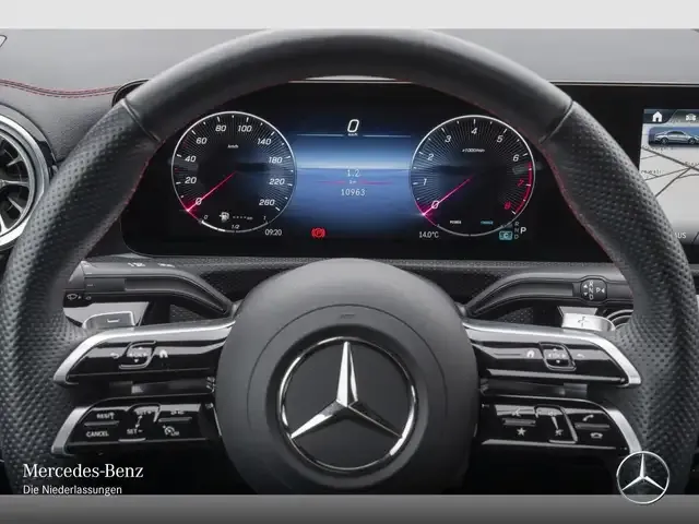 Mercedes-Benz CLA 200