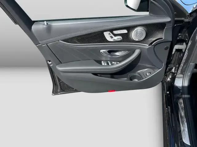 Mercedes-Benz E 63 AMG