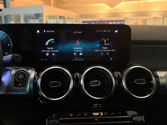 Mercedes-Benz GLB 200