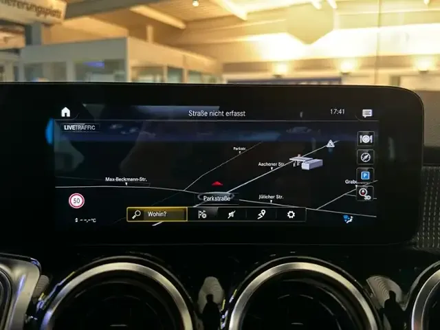 Mercedes-Benz GLB 200