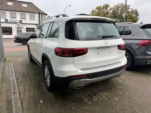 Mercedes-Benz GLB 200