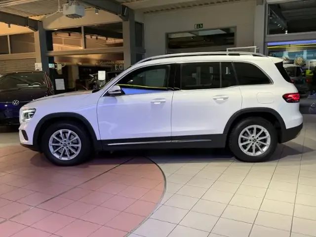 Mercedes-Benz GLB 200